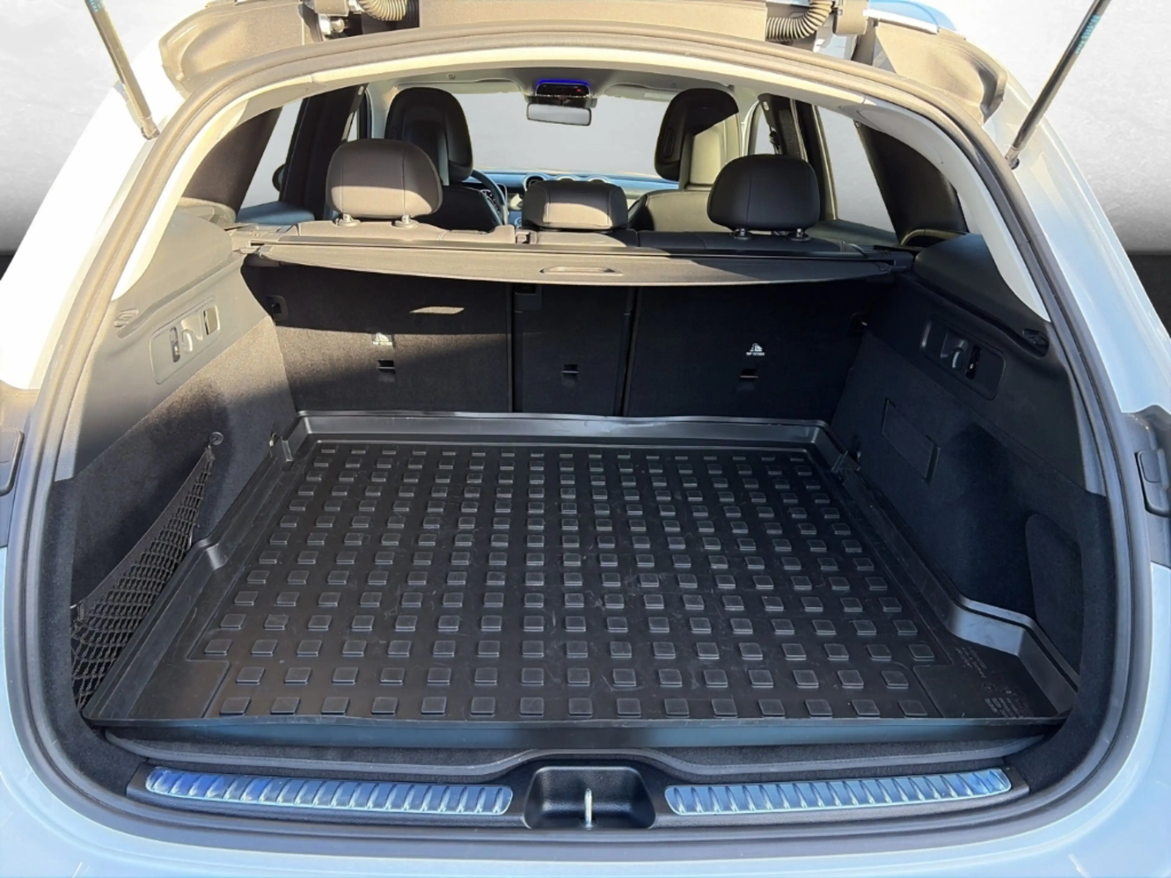 Mercedes-Benz GLC 200 4Matic Ambientebeleuchtung Navi Rückfahrkamera Mem — photo 6