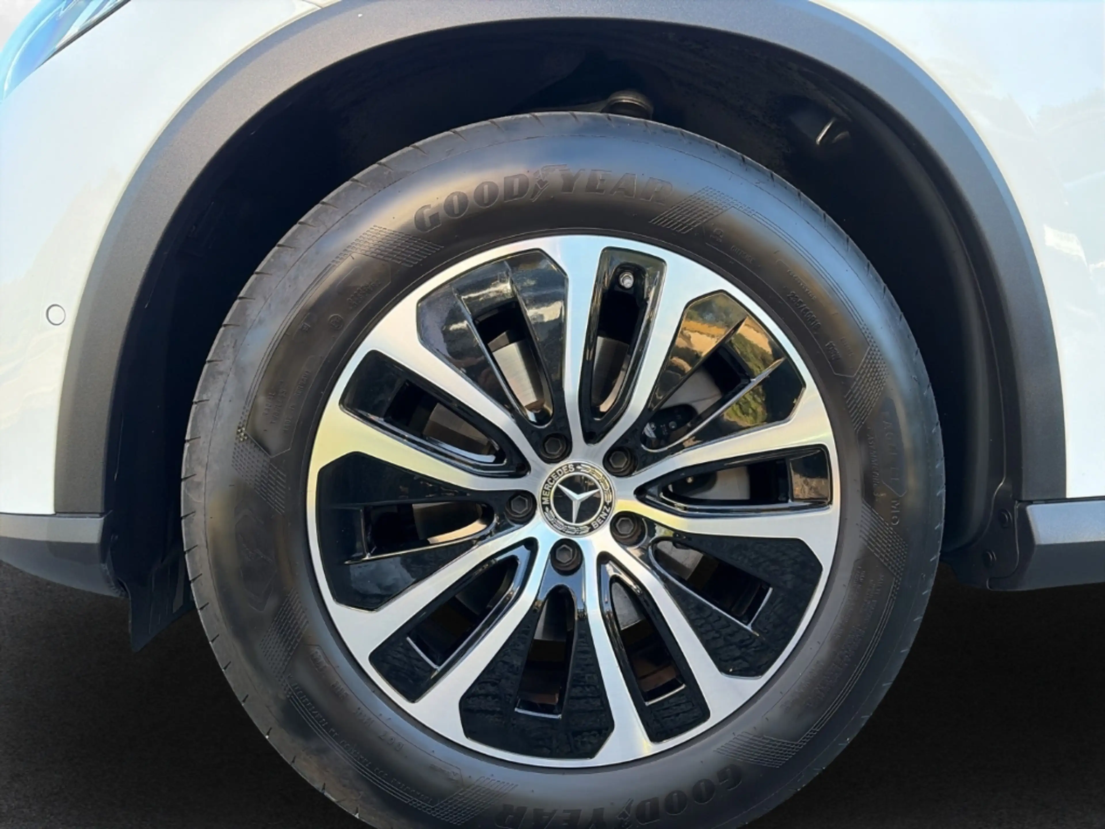 Mercedes-Benz GLC 200 4Matic Ambientebeleuchtung Navi Rückfahrkamera Mem — photo 8