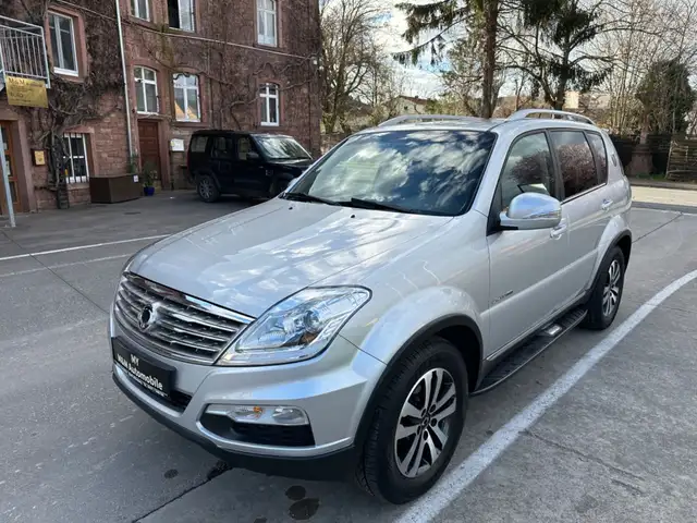 SsangYong Rexton Rexton W 2.0e-xDi 4x4/7Sitzer/AHK 2.6T/Automatik