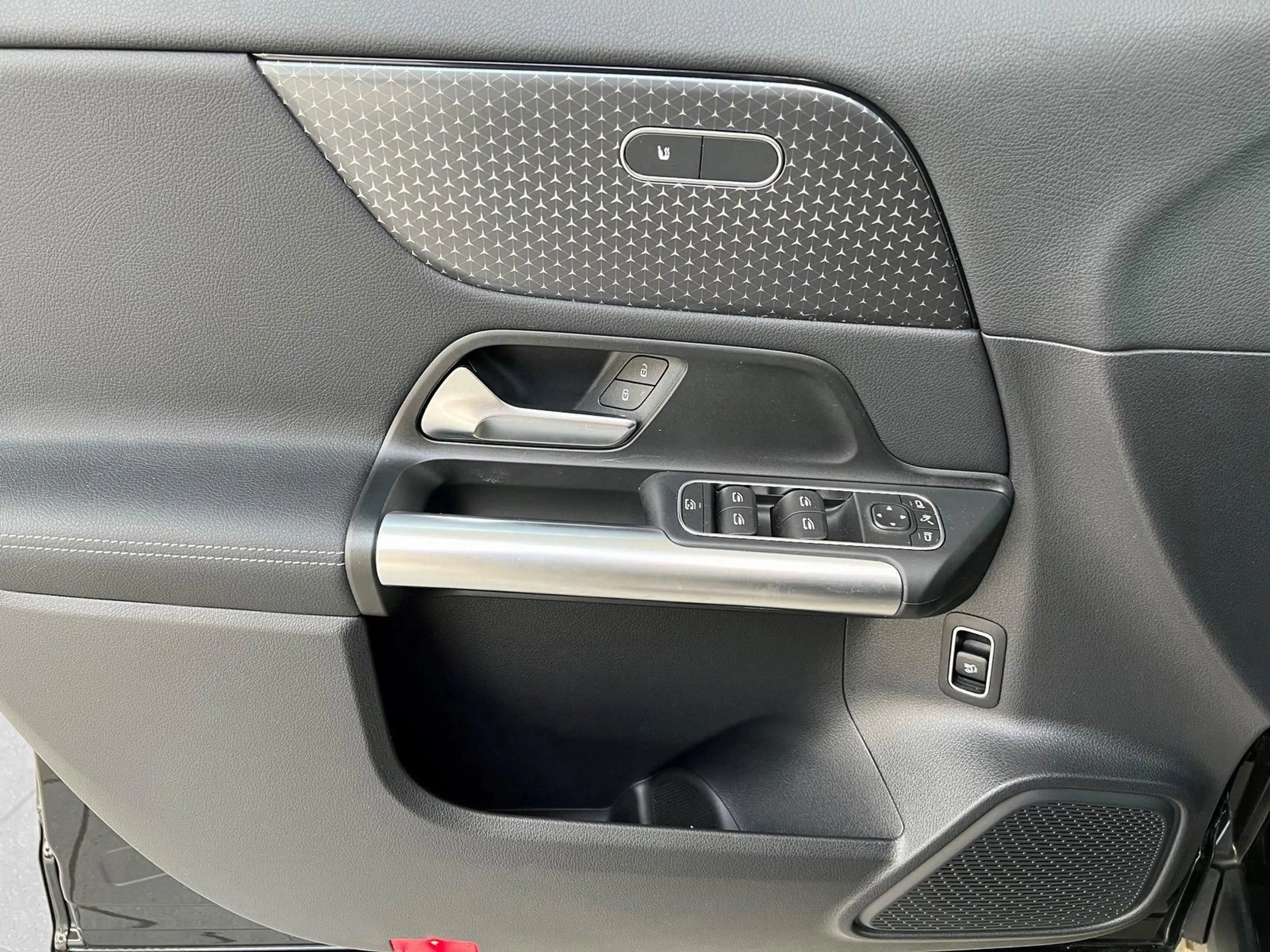 Mercedes-Benz GLA 200 Progressive Line Advanced — photo 15