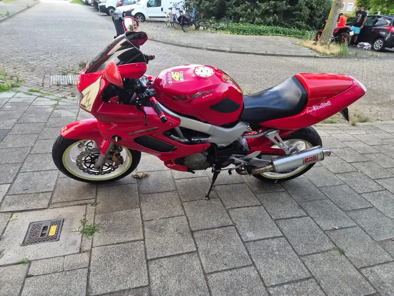 Honda VTR 1000 - foto 3