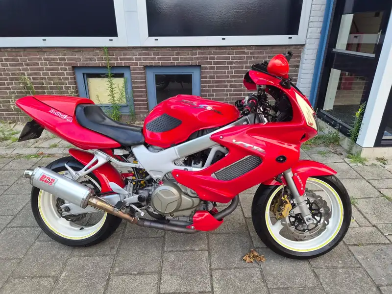 Honda VTR 1000 - foto 4