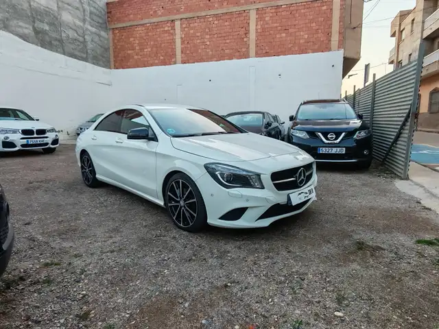 Mercedes-Benz CLA 220 220CDI AMG Line 7G-DCT