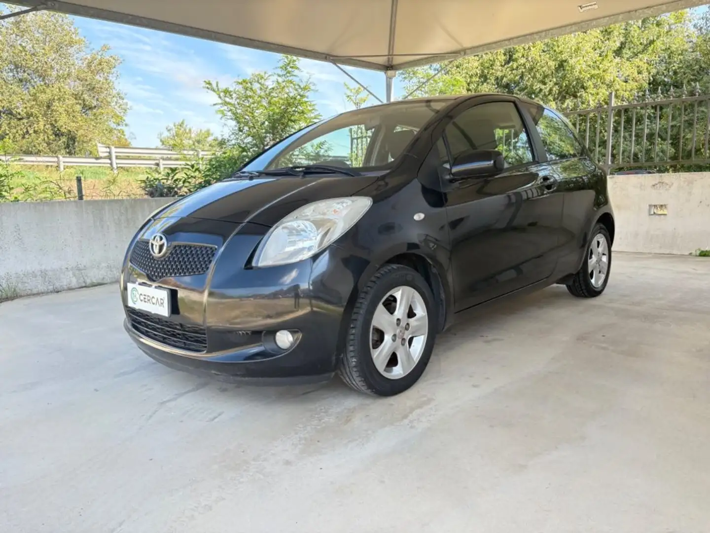 Toyota Yaris 1.3 AUTOMATICA KM E MOTORE ORIGINALI - PRONTA CONS Nero - 1