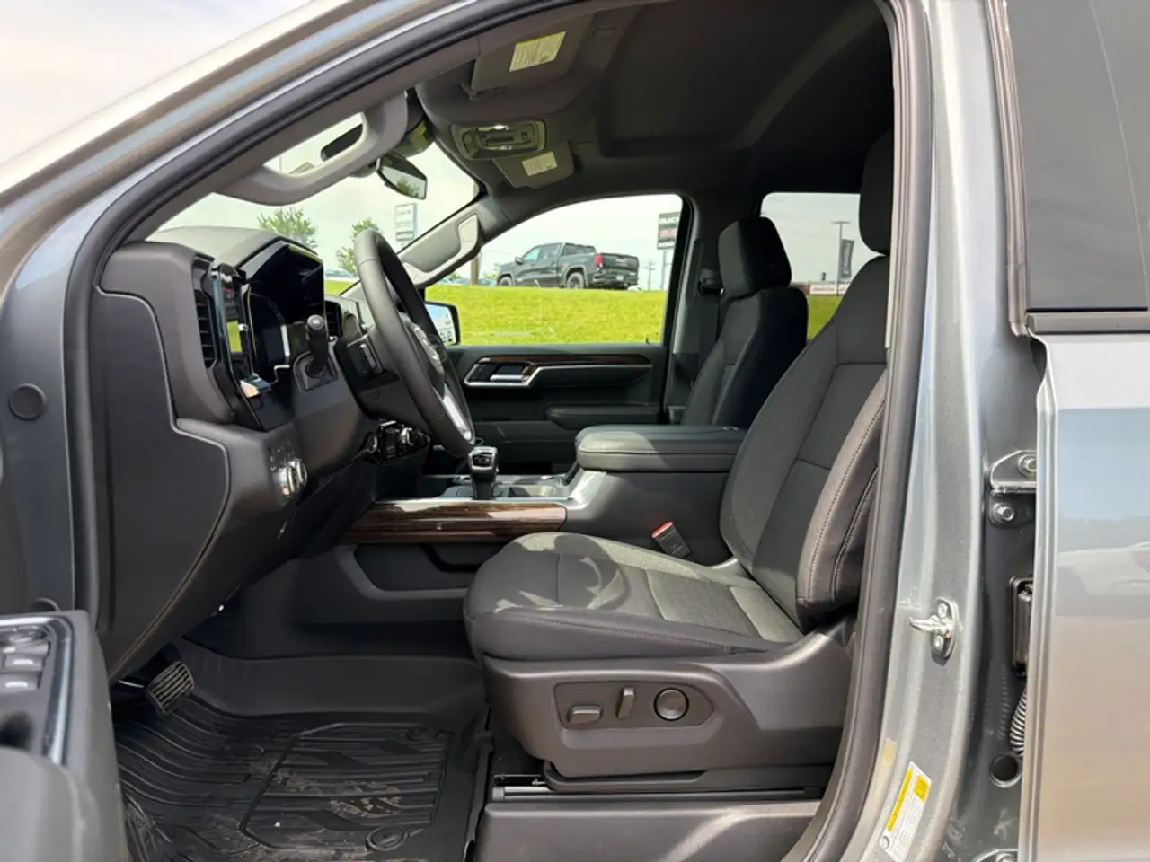 GMC Sierra 1500 снимка GMC Sierra 1500