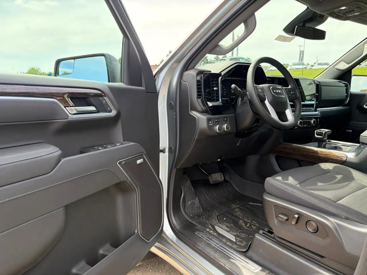 GMC Sierra 1500 снимка GMC Sierra 1500