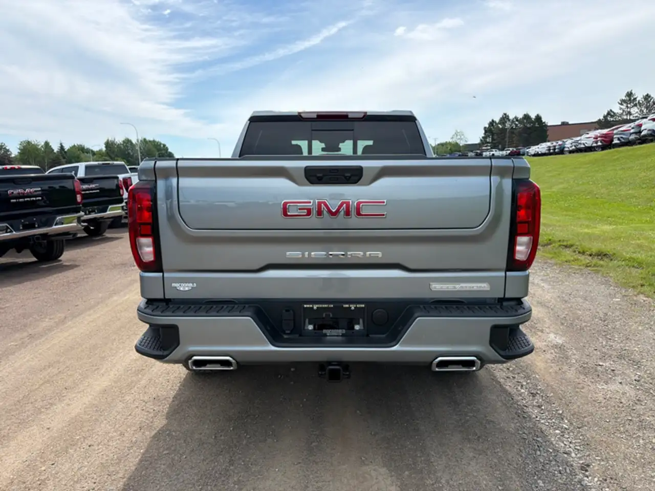GMC Sierra 1500 снимка GMC Sierra 1500