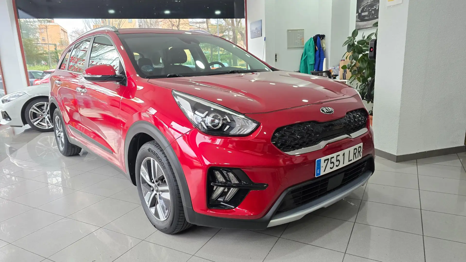 Kia Niro 1.6 HEV Drive Rojo - 1