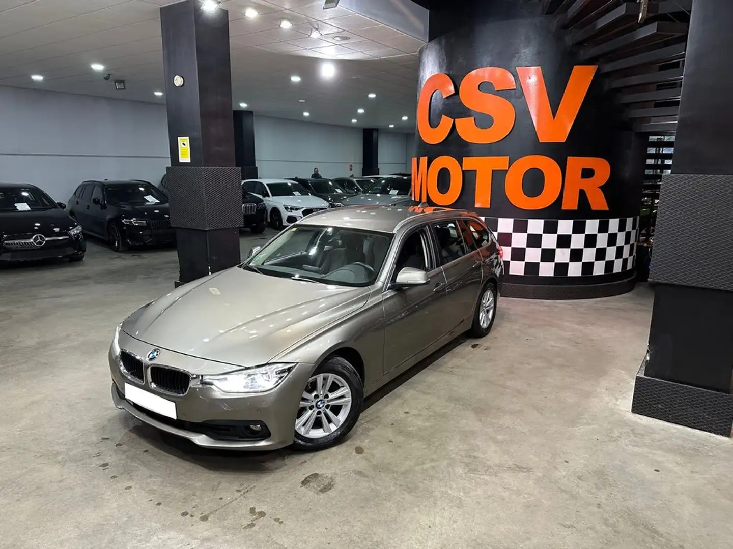 BMW 320 320d Touring Beige - 2