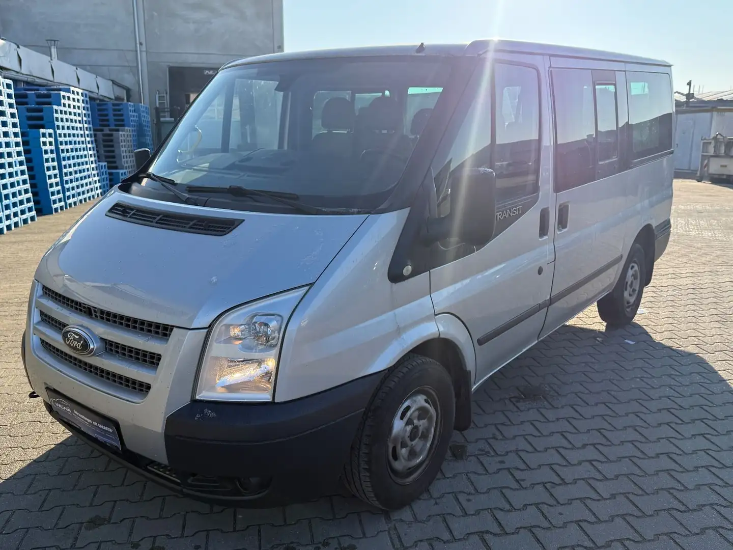 Ford Transit Kombi FT 300 K Trend 9 Sitzer Silber - 1