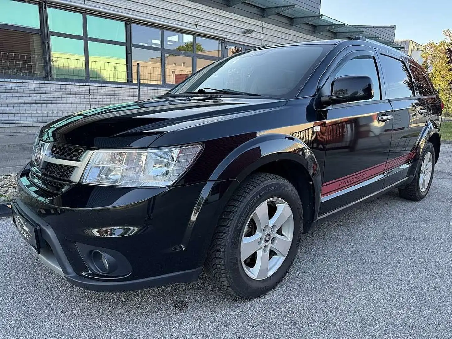 Fiat Freemont 2,0 Multijet II 170 Lounge AWD Aut. Schwarz - 2