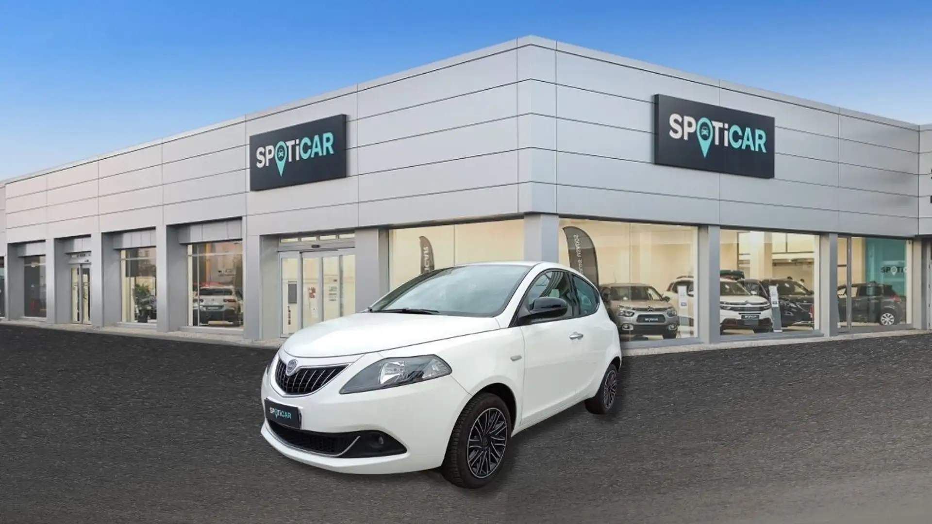 Lancia Ypsilon 1.0 FireFly 5 porte S&S Hybrid Ecochic Gold Bianco - 1