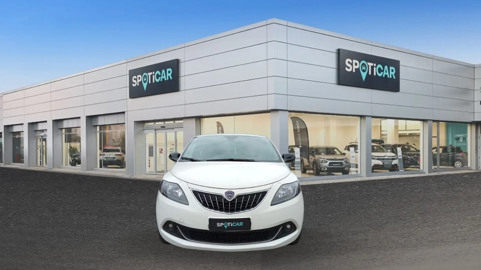 Lancia Ypsilon 1.0 FireFly 5 porte S&S Hybrid Ecochic Gold Bianco - 2