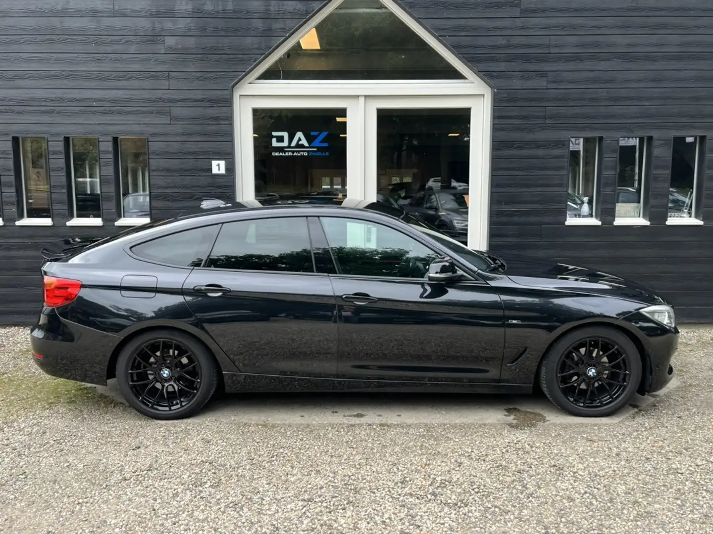 BMW 320 3-serie GT 320i High Executive Sport Aut/Ecc/Leer/ Zwart - 2
