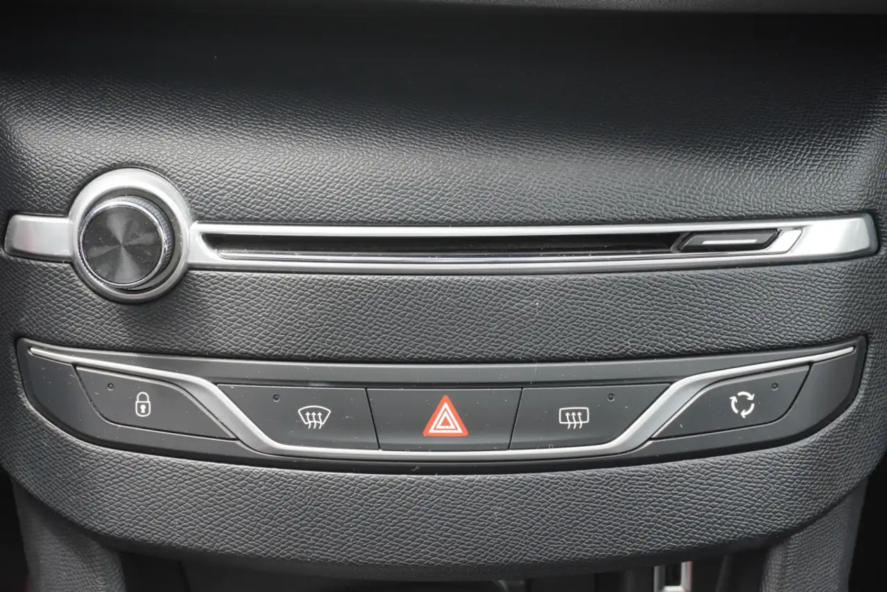 Peugeot 308 308 — photo 19