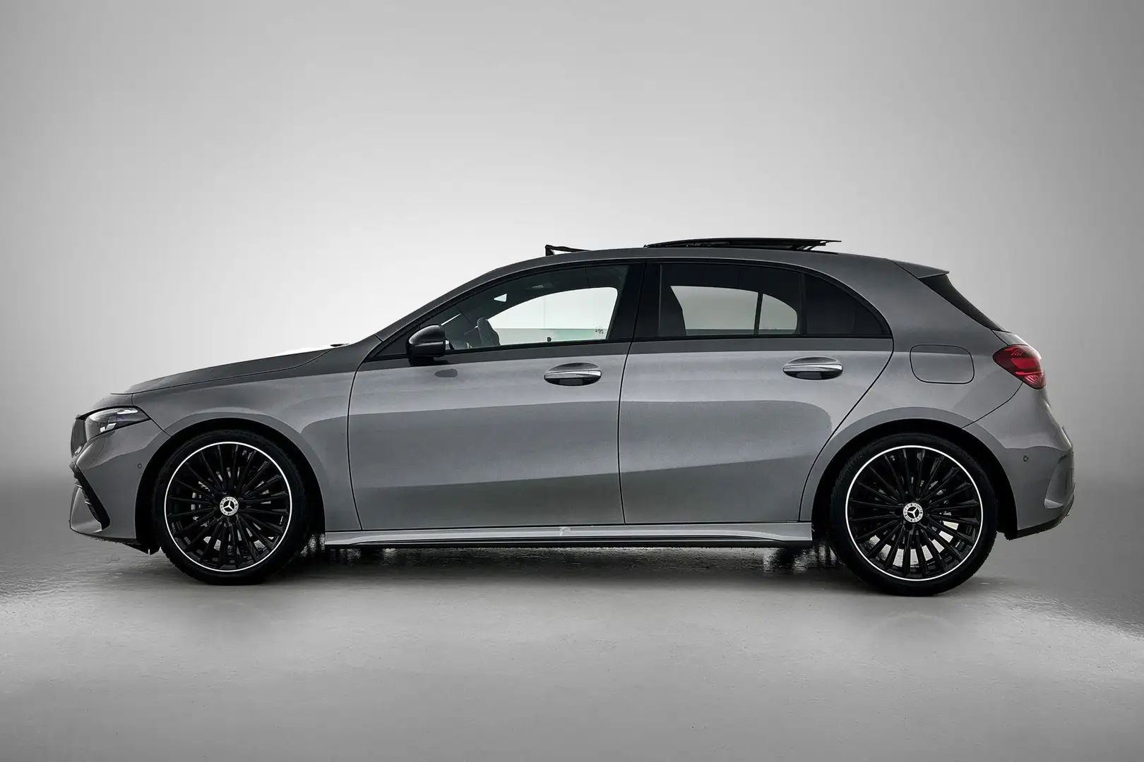 Mercedes-Benz A 180 A Automaat Business Solution AMG | Nightpakket Grijs - 2