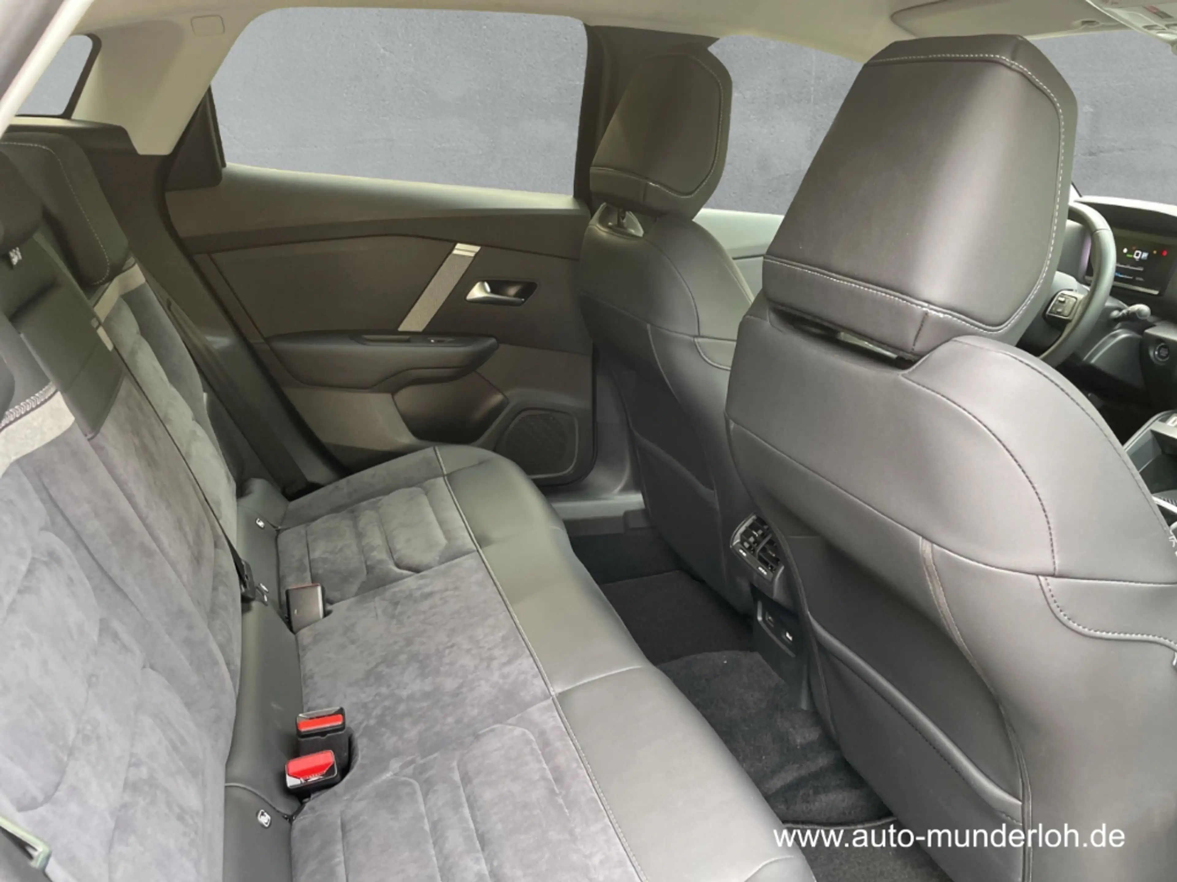 Citroen E-C4 Electric 156 e-Series KLIMAAUTOM. NAVI R-KAMERA SHZ SICHERH — photo 11