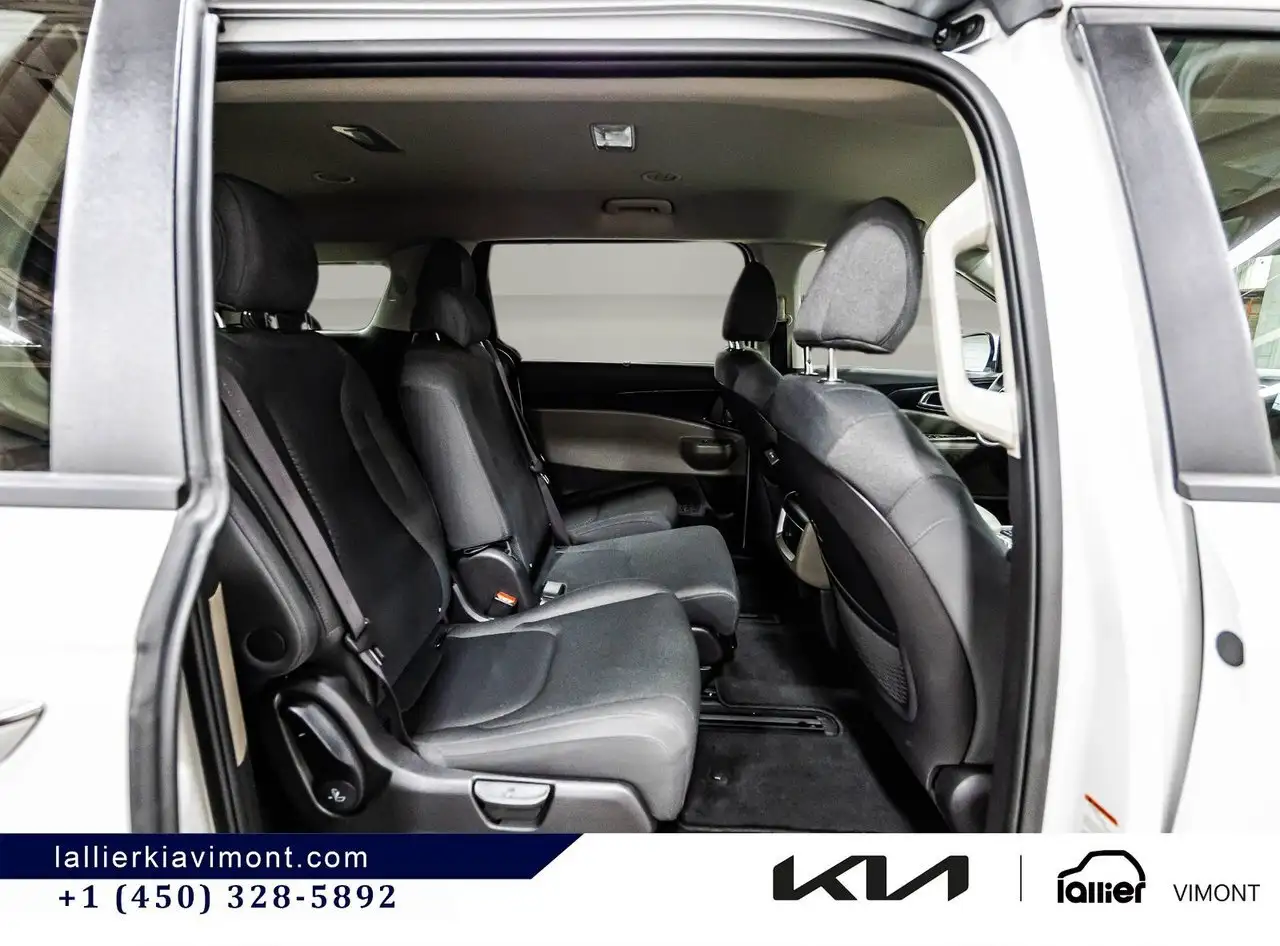 Kia Carnival снимка Kia Carnival