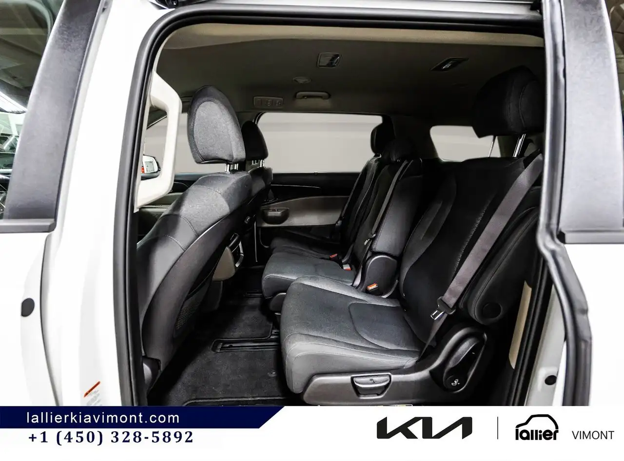Kia Carnival снимка Kia Carnival