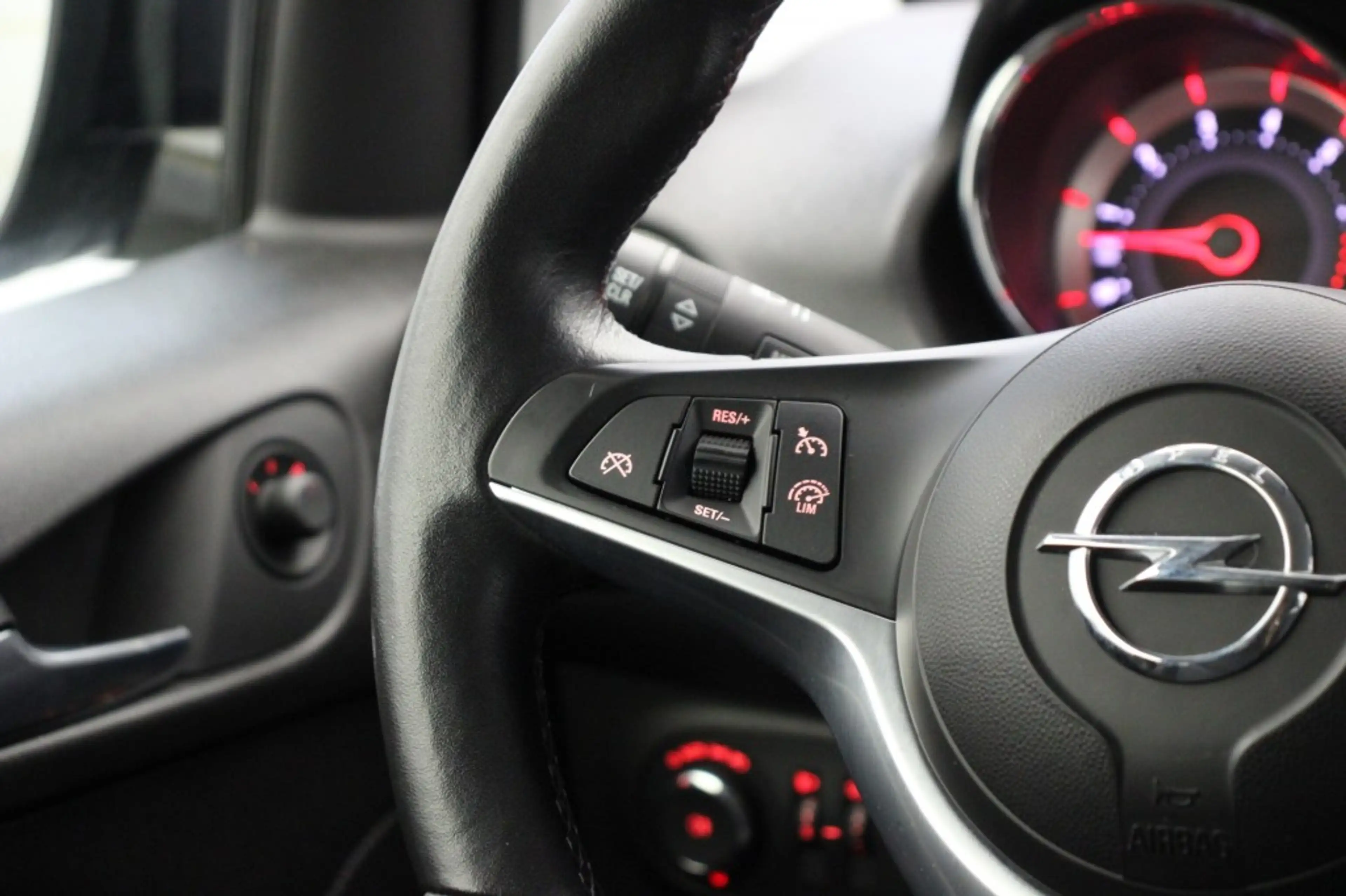 Opel Adam 1.0 Turbo BlitZ - Carplay, Cruise, Stoel/Stuur ver — photo 6