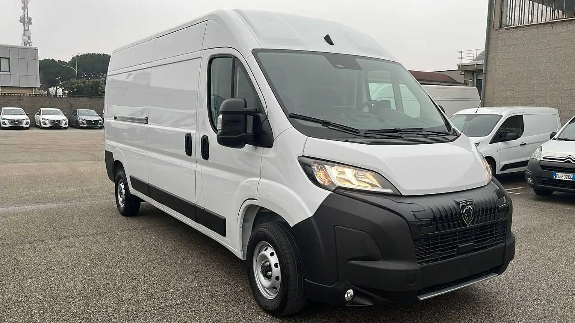 Peugeot Boxer NUOVO Boxer 335 L3H2 2.2 BlueHDi 140 Bianco - 2