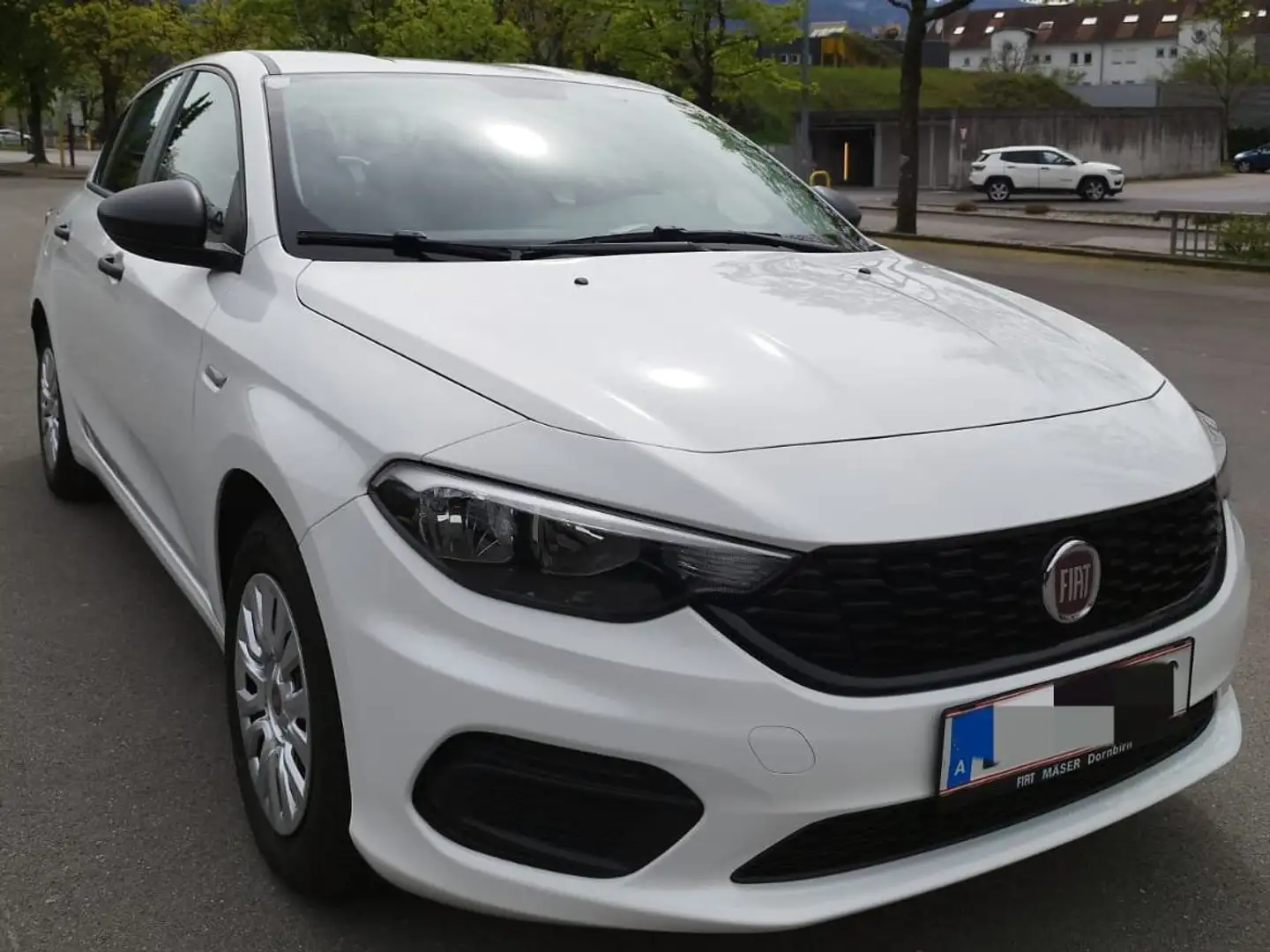 Fiat Tipo Tipo 1,4 16V 95 Lounge Lounge Weiß - 1