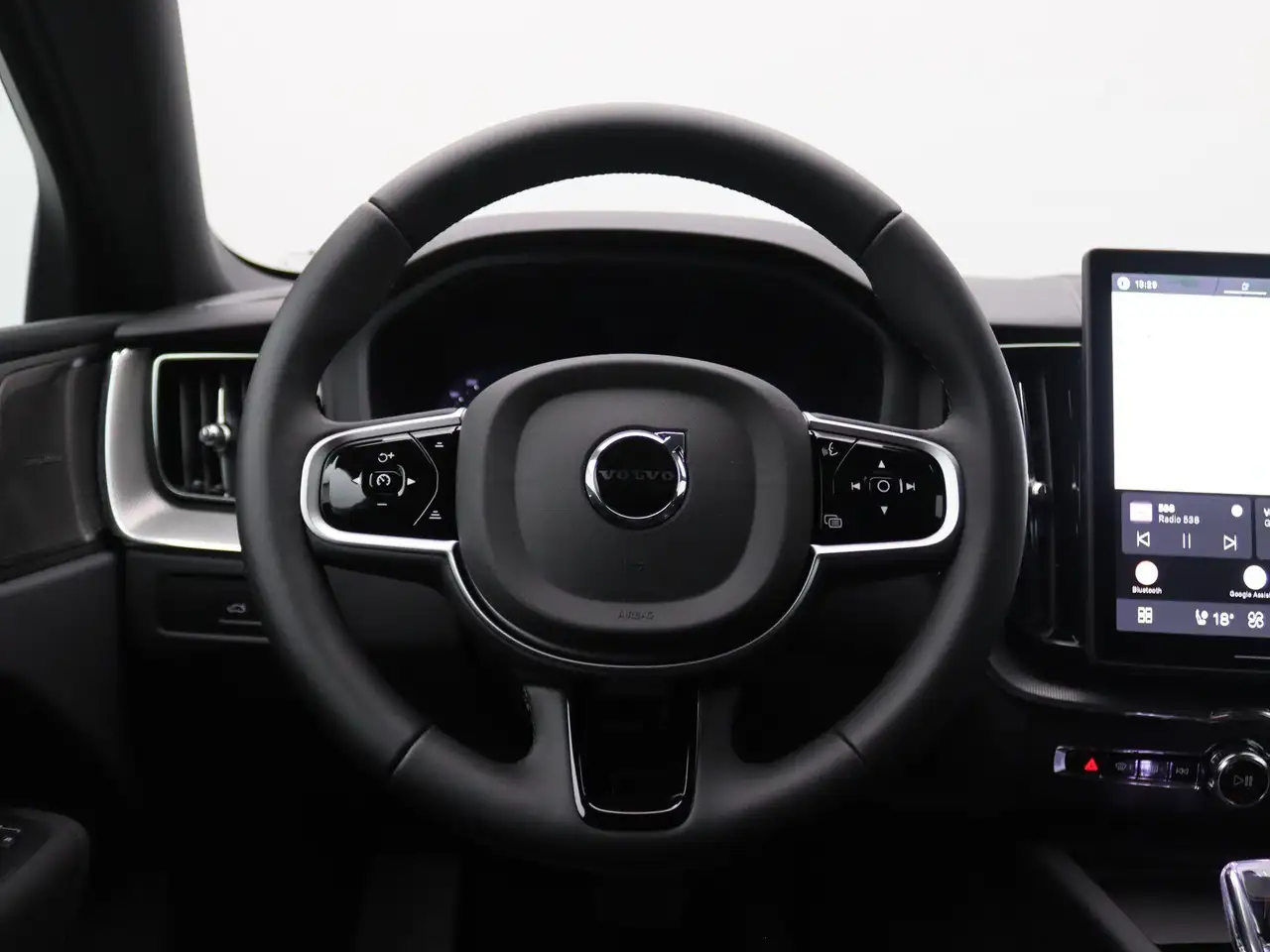 Volvo XC60 2026 — фото 18