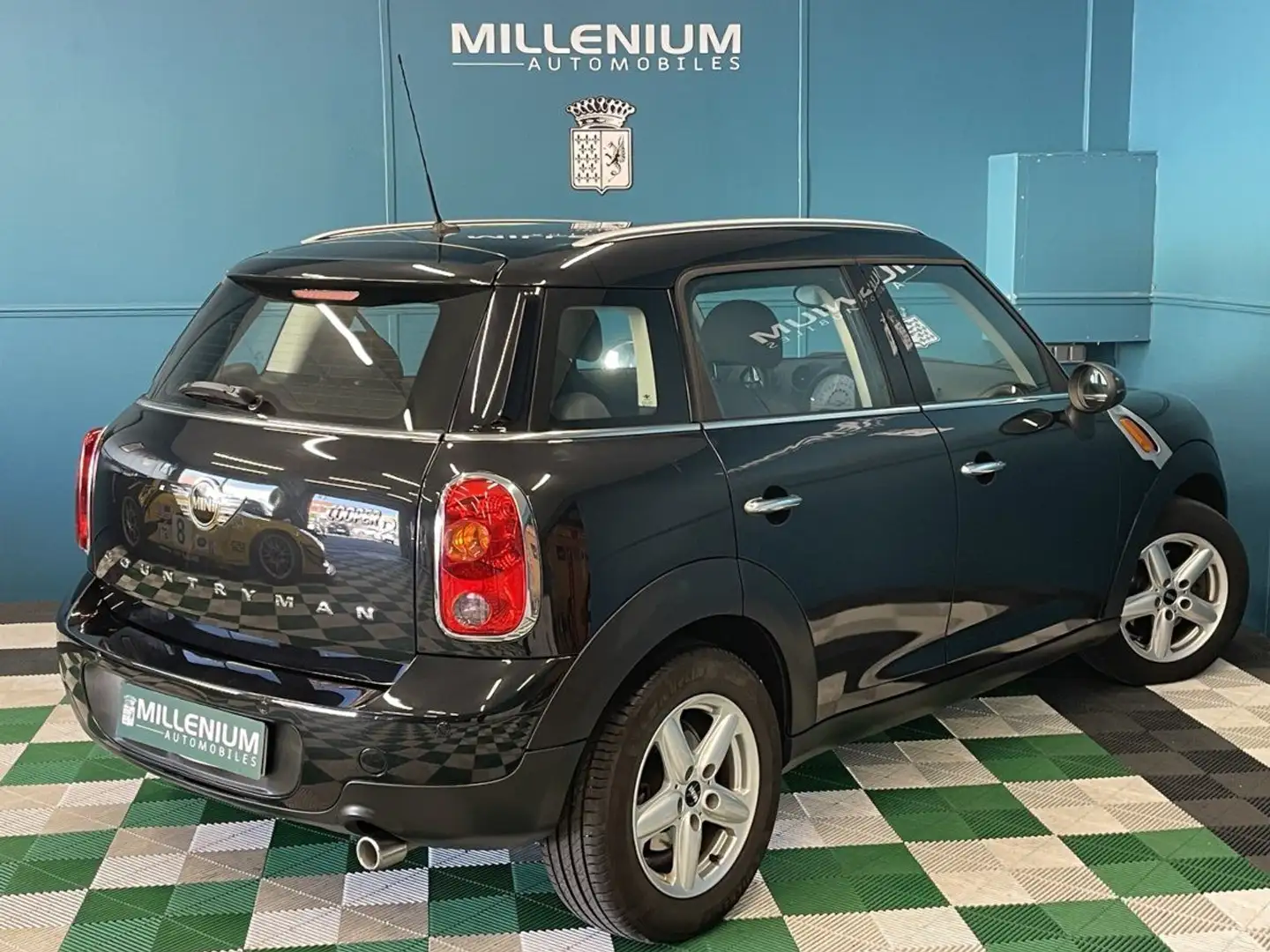 MINI Cooper Countryman COOPER D 112CH PACK CHILI BVA Schwarz - 2