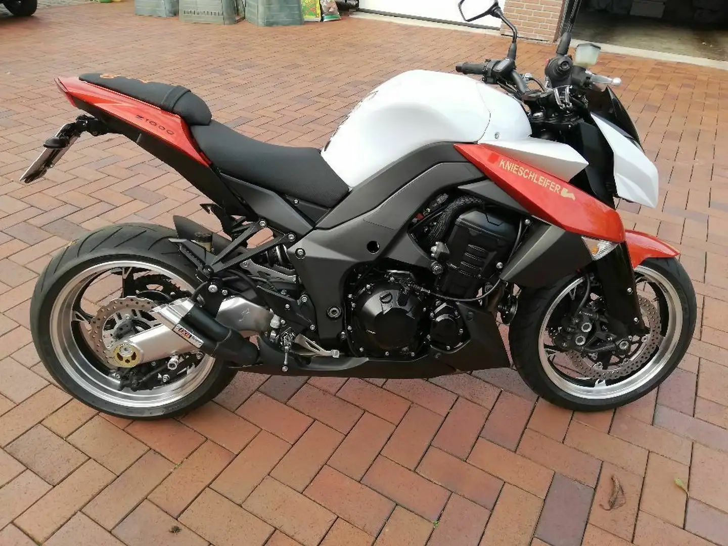 Kawasaki Z 1000 Rojo - 1