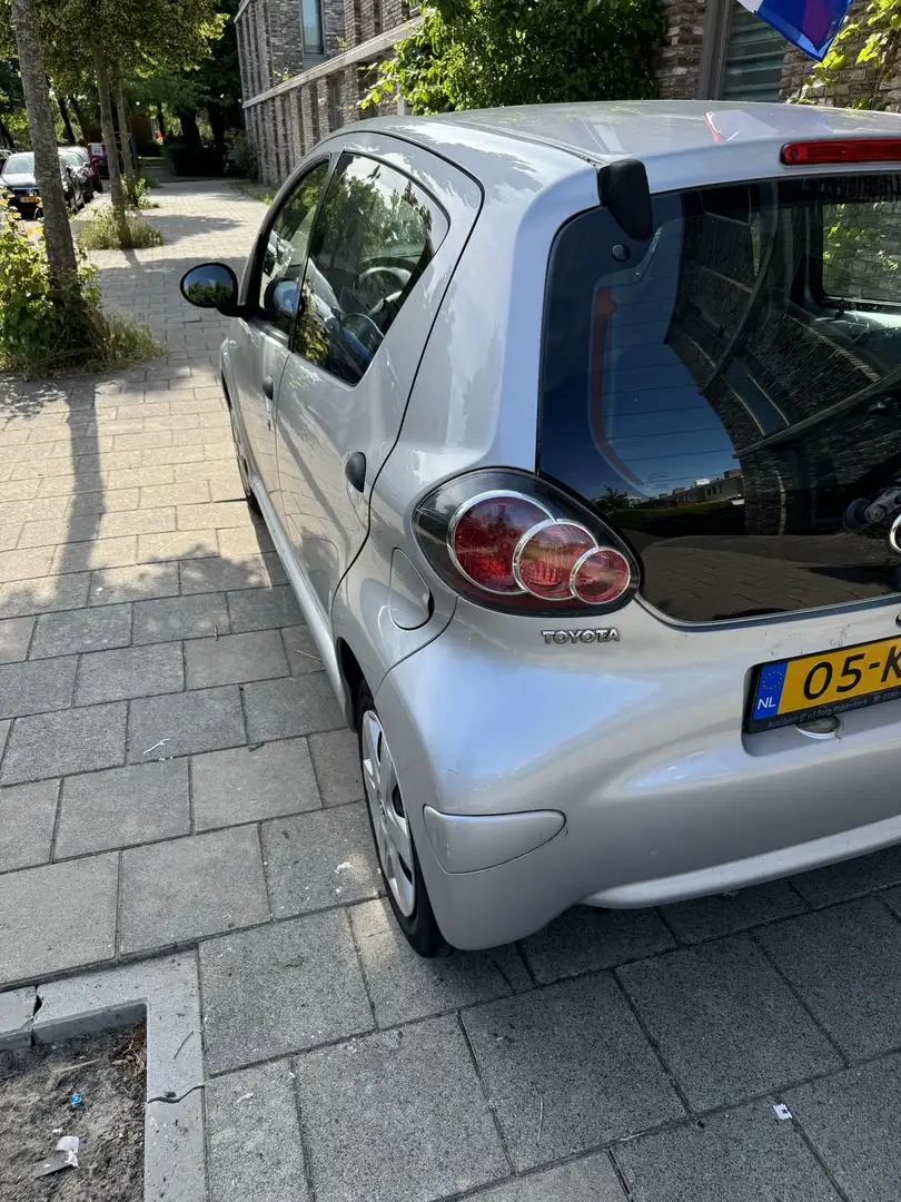 Toyota Aygo 1.0-12V Access Grijs - 2