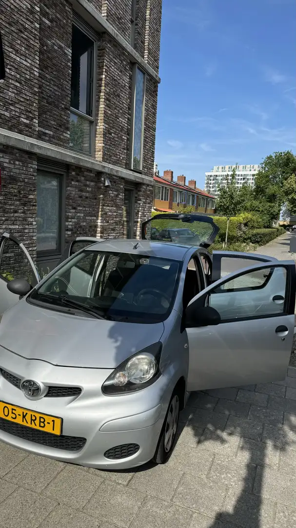 Toyota Aygo 1.0-12V Access Grijs - 1