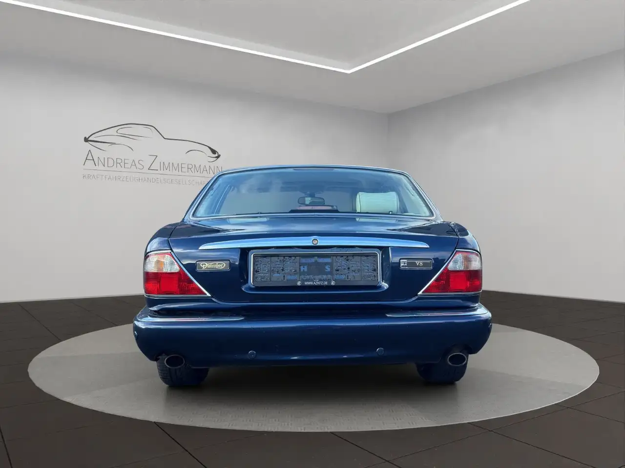 Jaguar Daimler V8 SWB BLAU/BEIGE ULTRASELTEN, foto 6