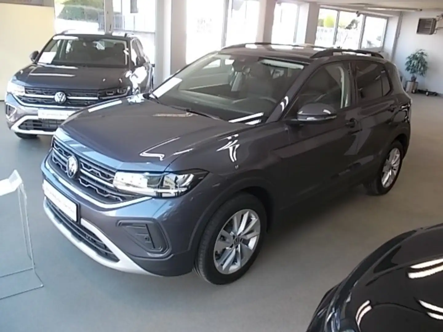 Volkswagen T-Cross Life 1.0 TSI DSG, 85kw(115PS) Klima Navi Grau - 1