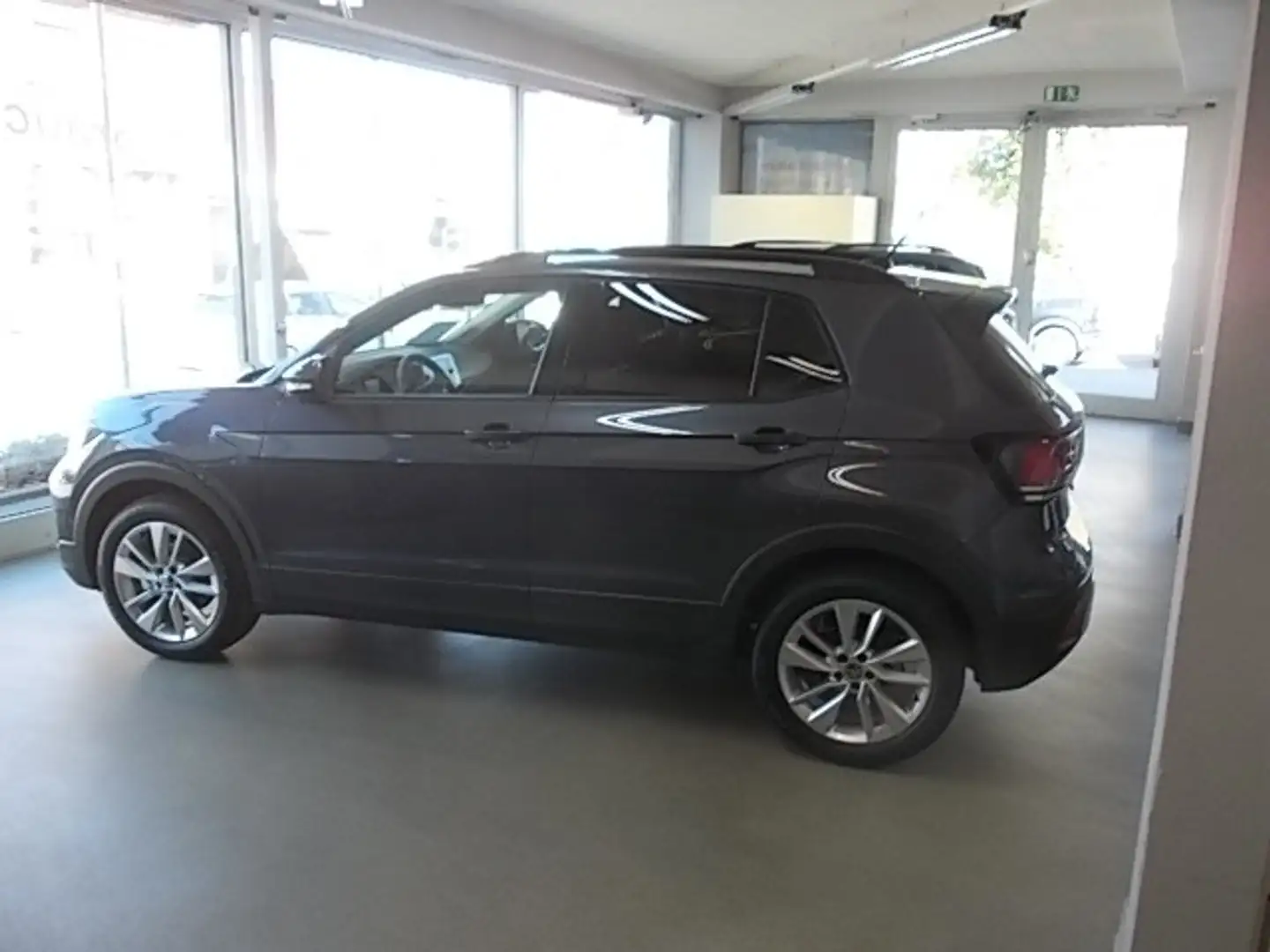 Volkswagen T-Cross Life 1.0 TSI DSG, 85kw(115PS) Klima Navi Grau - 2