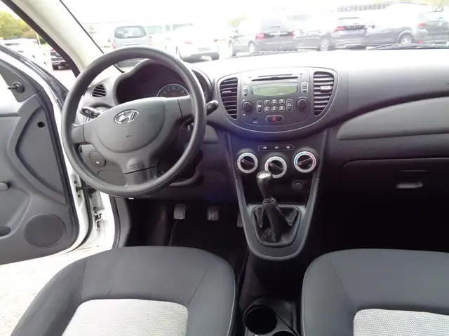 Hyundai I10 view 9