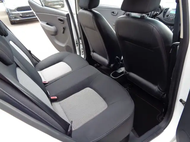 Hyundai I10 view 8