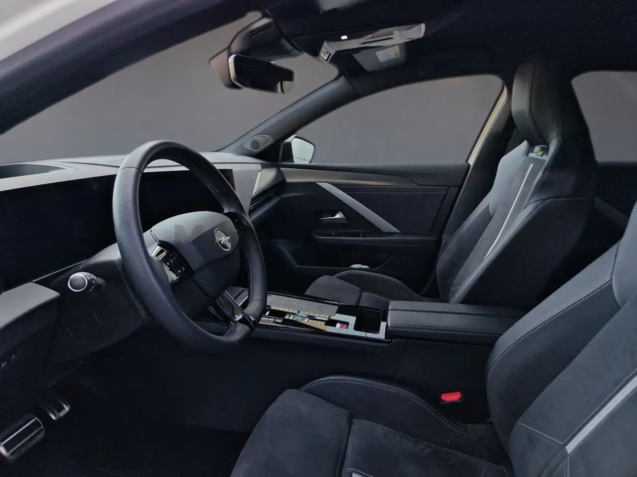 Opel Astra 1.6 225cv Hybrid GSE AT8 11