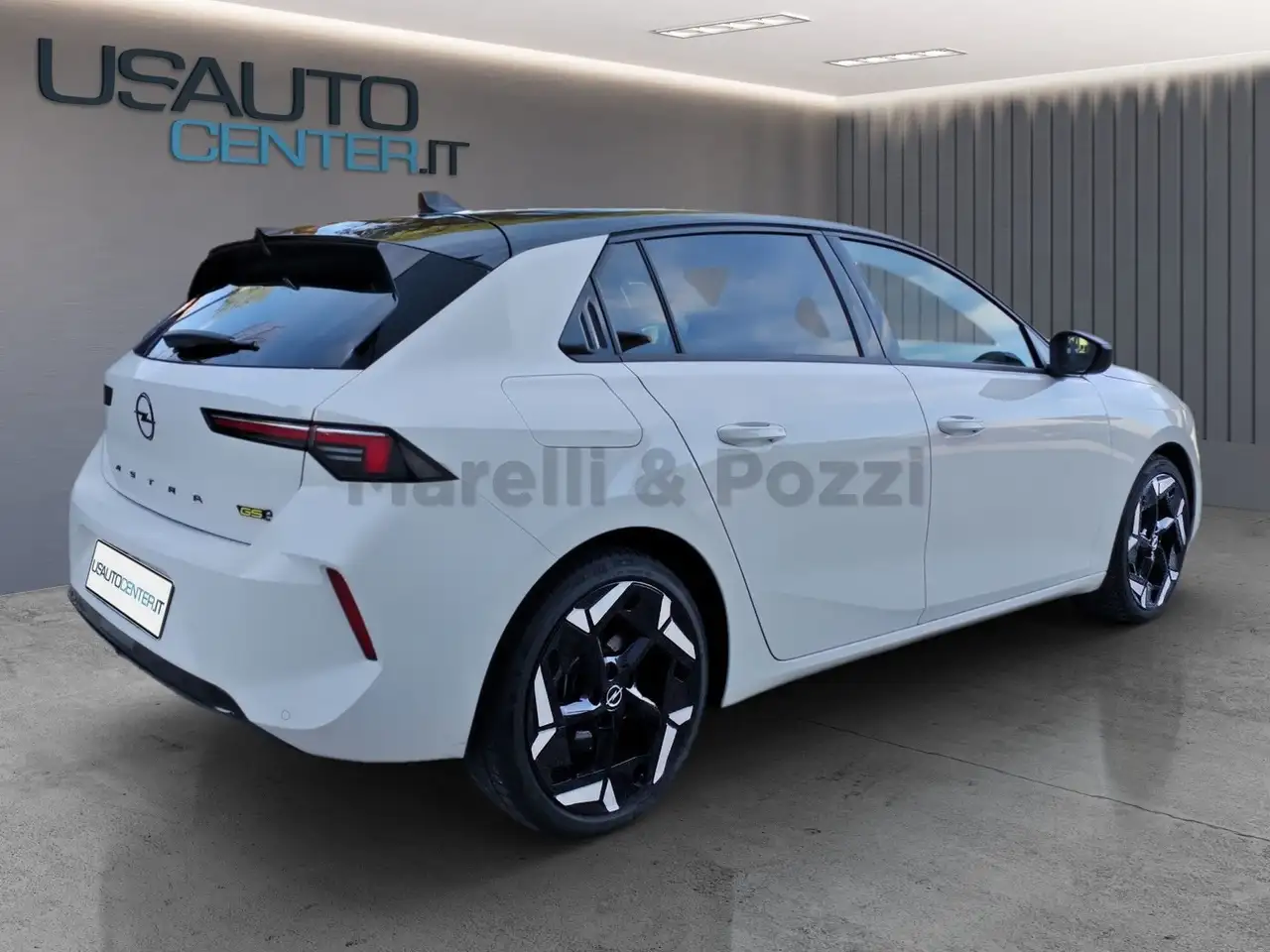 Opel Astra 1.6 225cv Hybrid GSE AT8 4