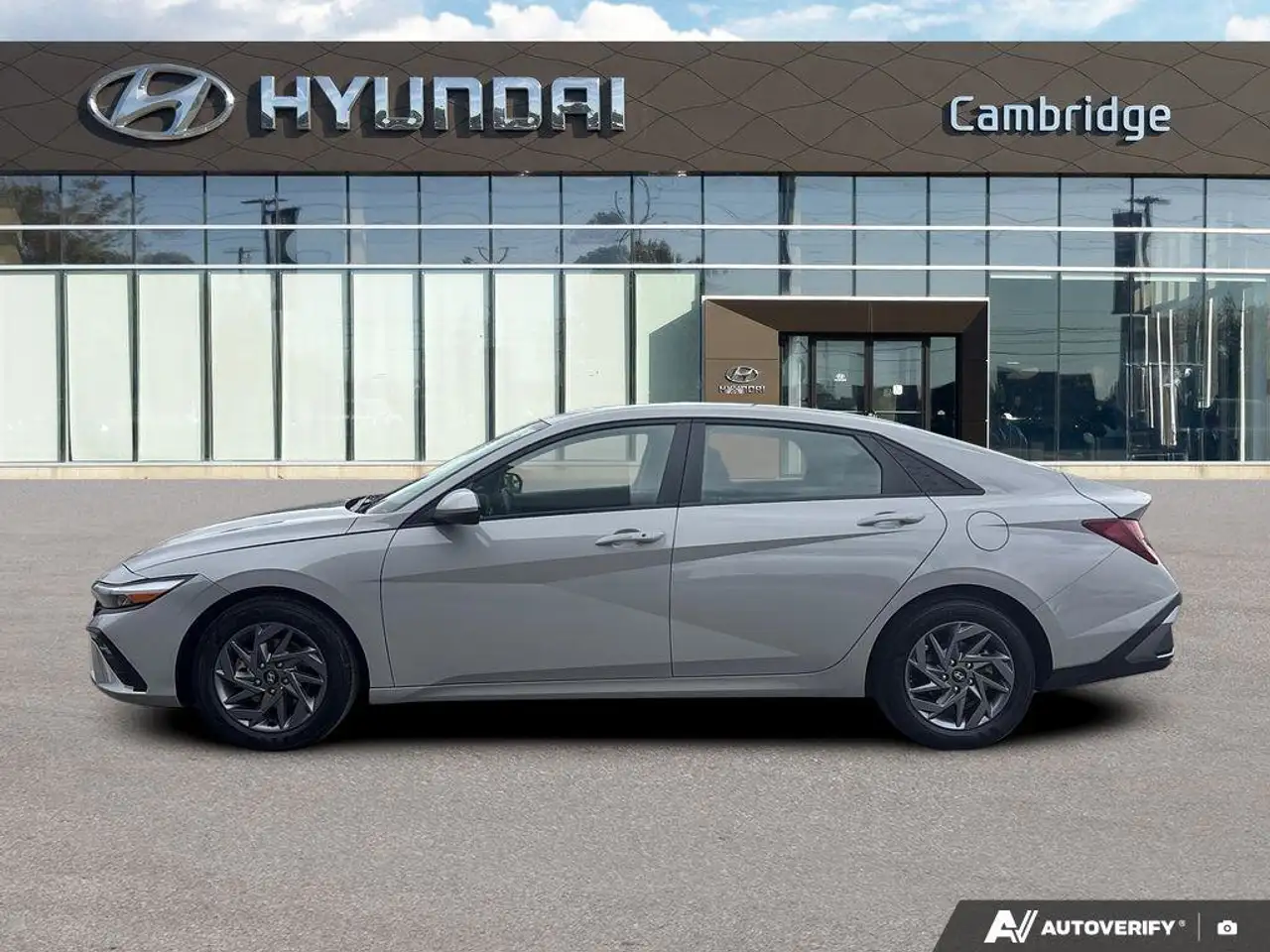 Hyundai ELANTRA снимка Hyundai ELANTRA