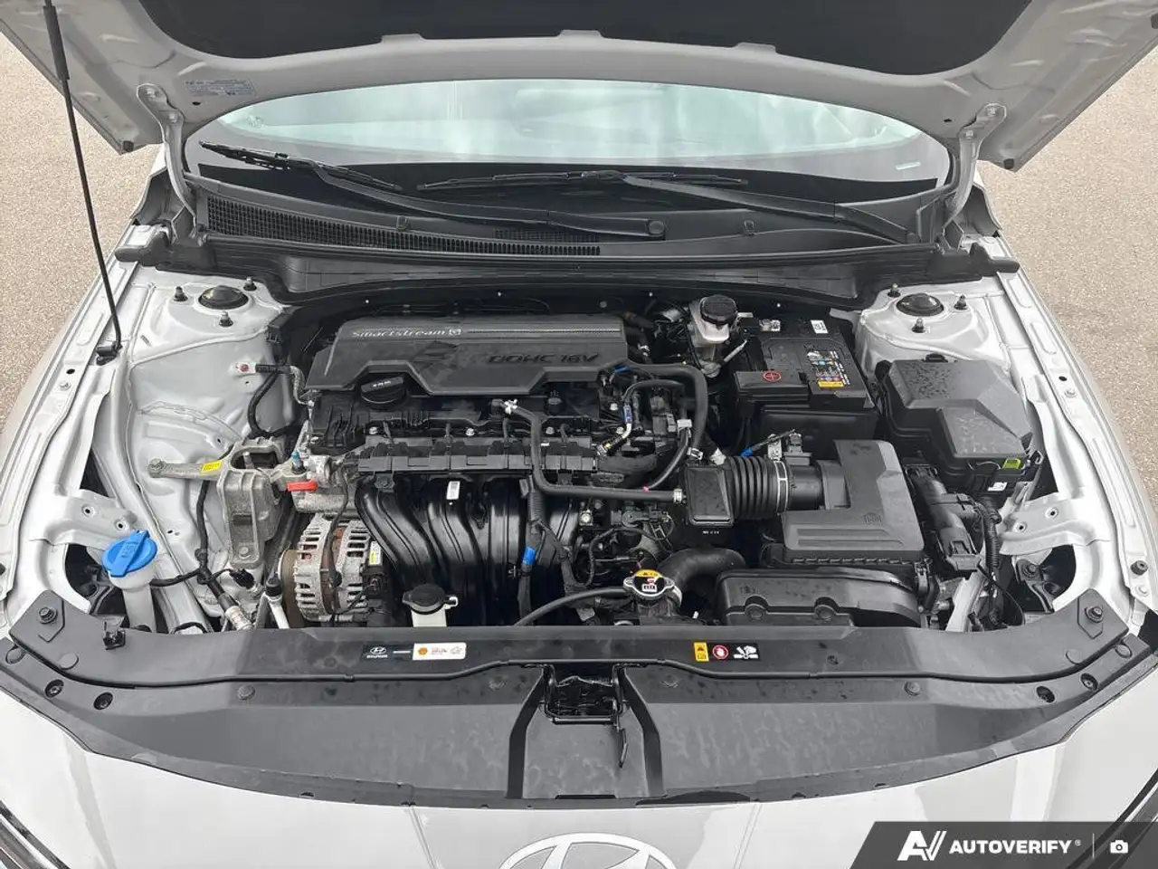 Hyundai ELANTRA снимка Hyundai ELANTRA