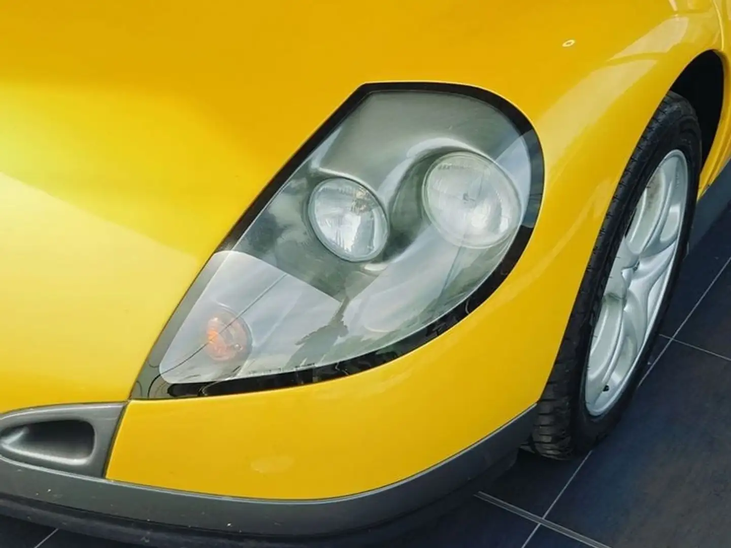 Renault Spider 2.0 150pk 16v Geel - 2
