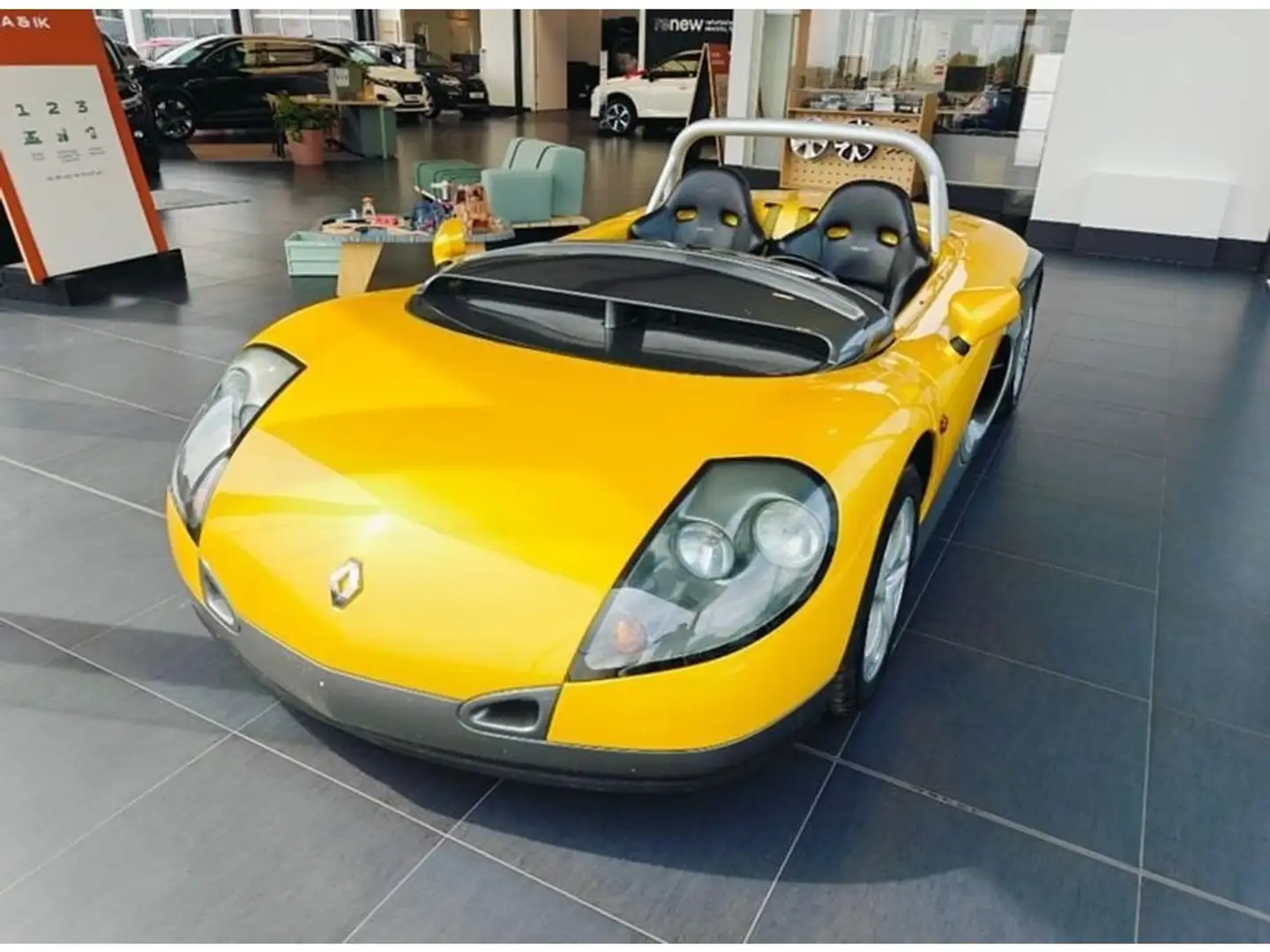 Renault Spider 2.0 150pk 16v Geel - 1