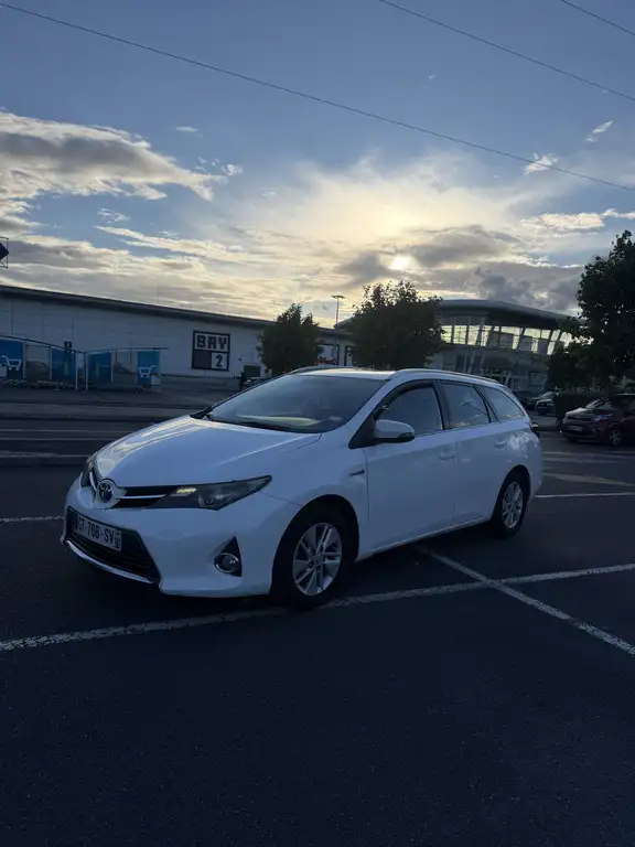 Toyota Auris 2013 из Европы — купить под ключ