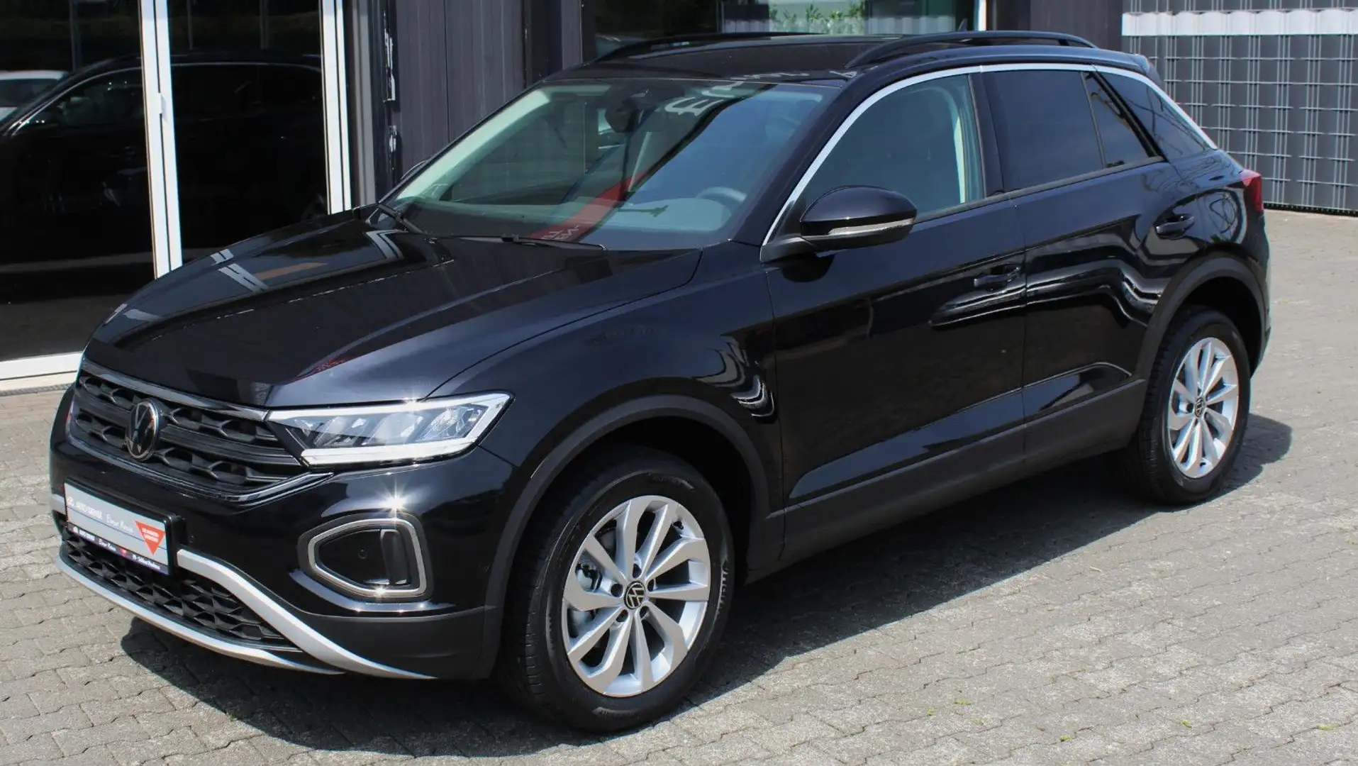 Volkswagen T-Roc Life 1,5TSI, 110KW/150PS DSG, AHK Schwarz - 1