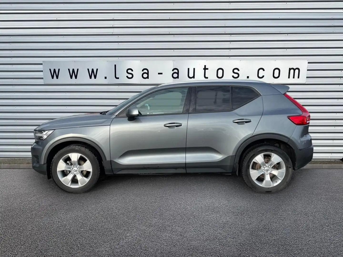 Volvo XC40 D3 AdBlue 150 Geartronic  Business Gris - 2