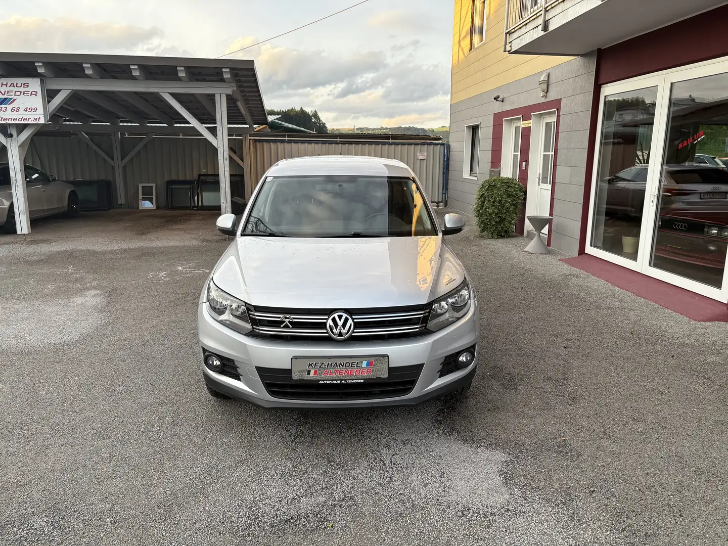 Volkswagen Tiguan 2,0 TDI BMT 4Motion *WENIG KM|ALLRAD* Gris - 2