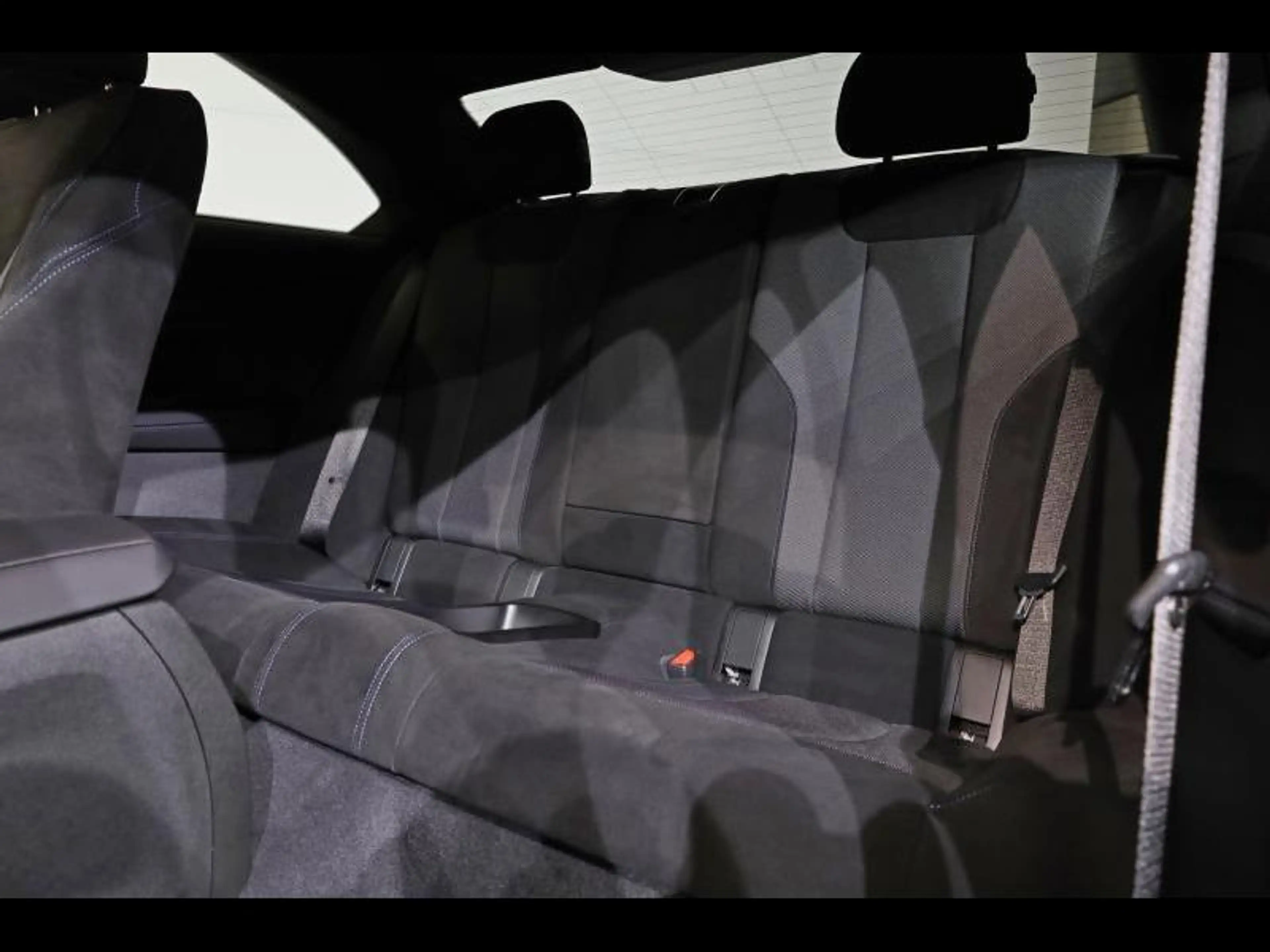 BMW 218 i Coupé Kit M Sport — photo 11