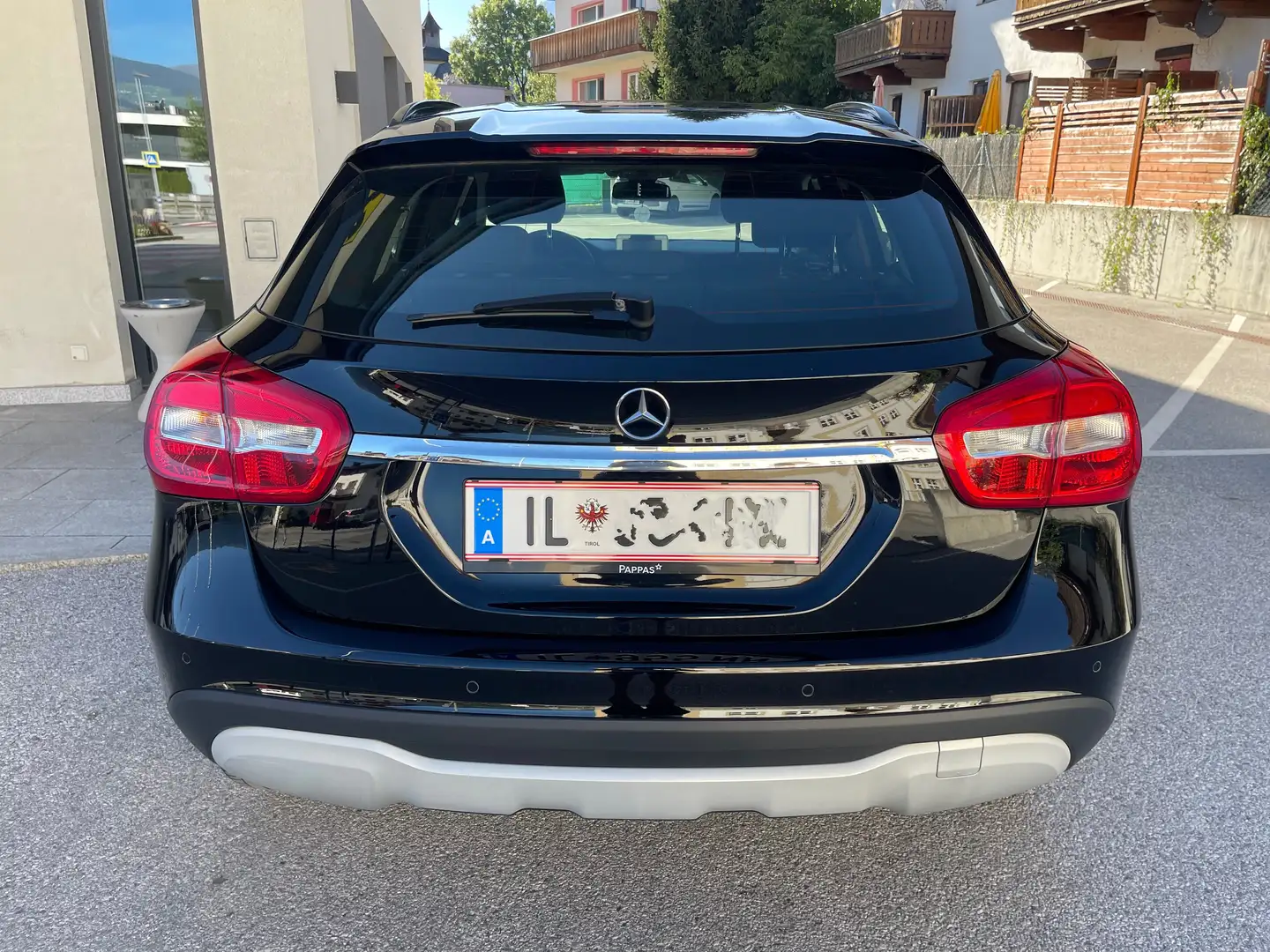Mercedes-Benz GLA 180 GLA 180 d Schwarz - 2