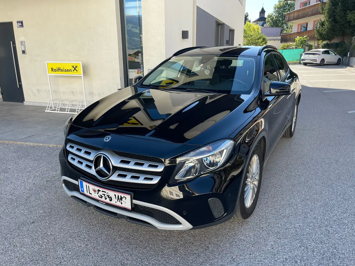 Mercedes-Benz GLA 180 GLA 180 d Schwarz - 1