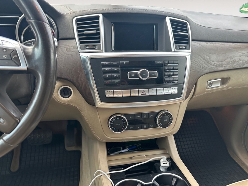 Mercedes-Benz ML 350 CDI BlueTec 4Matic AMG Line — photo 12